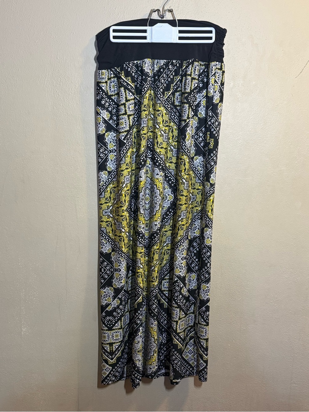 Women’s Alyx Black/Yellow/White Maxi Skirt Sz 2X- very stretchy